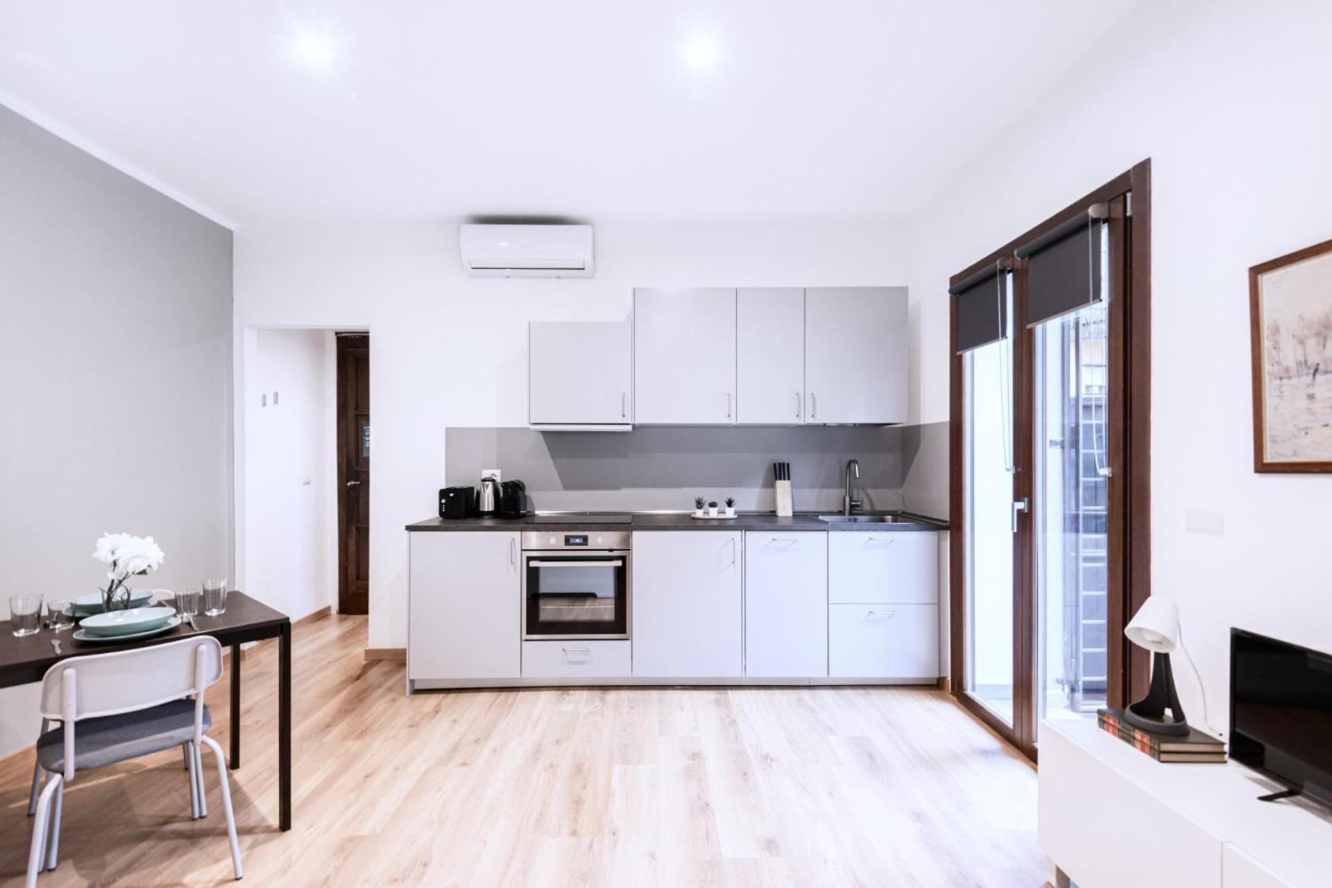 Easylife - Studio Con Balcone In Risorgimento Appartement Milaan Buitenkant foto