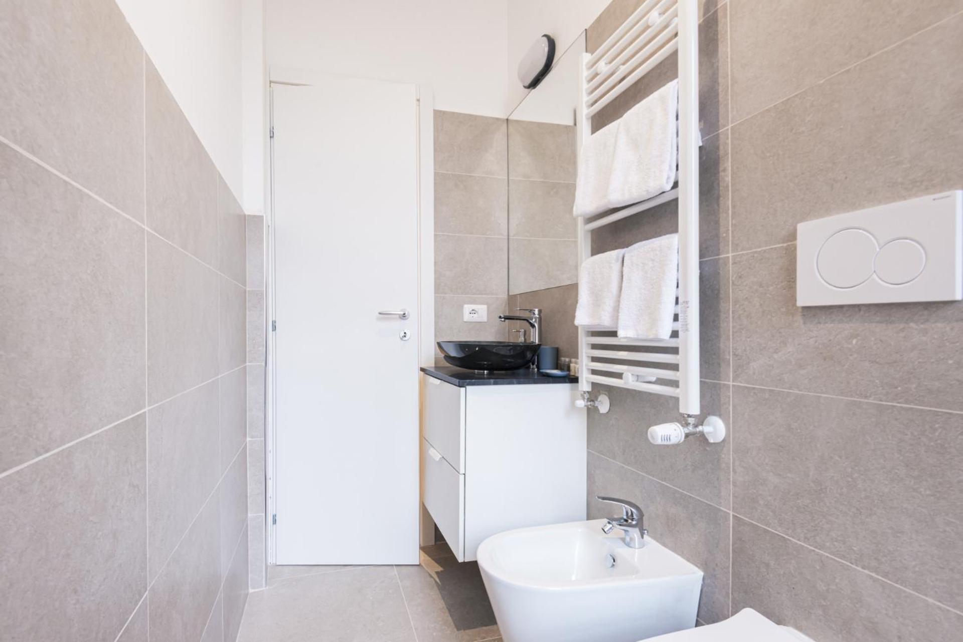 Easylife - Studio Con Balcone In Risorgimento Appartement Milaan Buitenkant foto